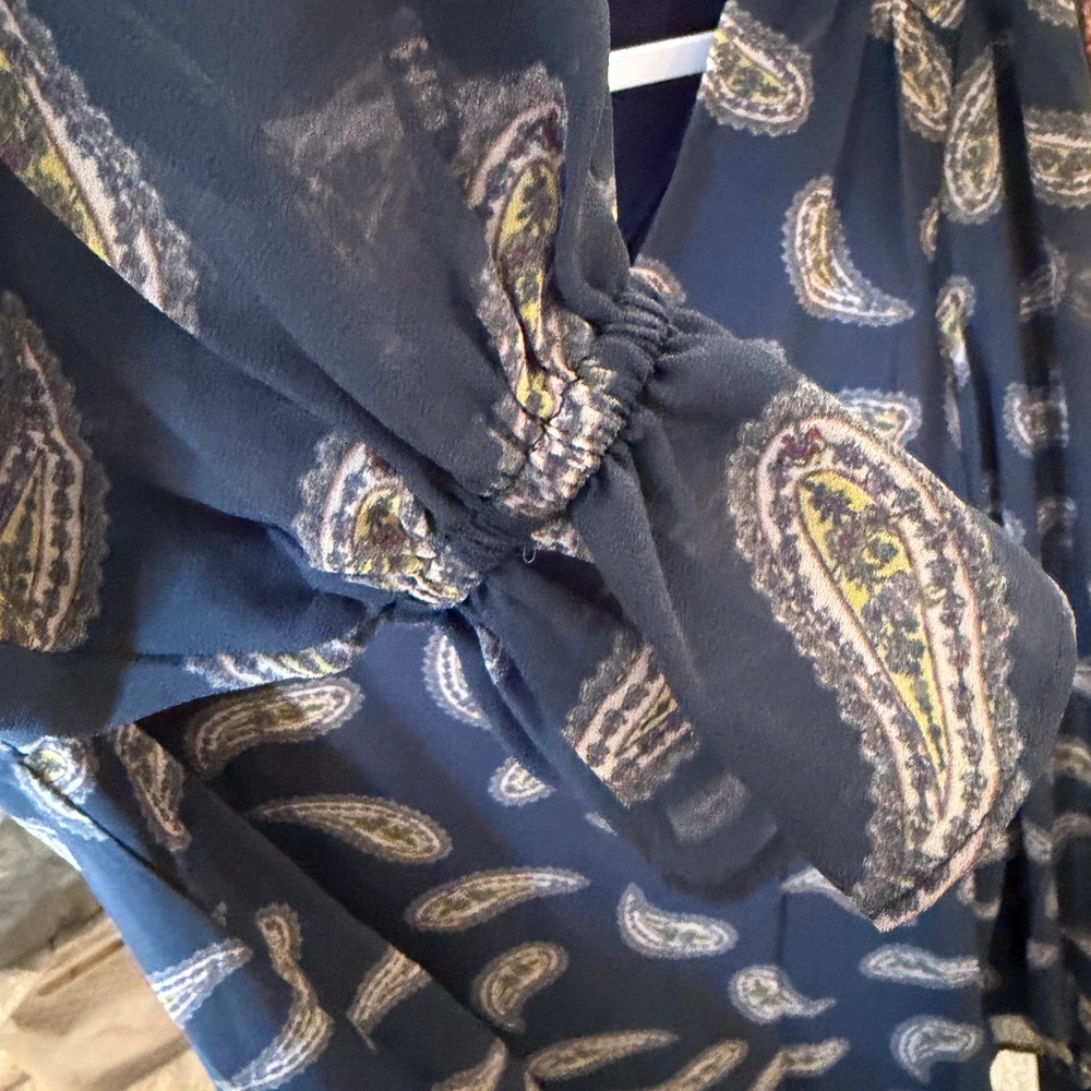 Heyson Navy Paisley Blouse- Small - Picture 3 of 3